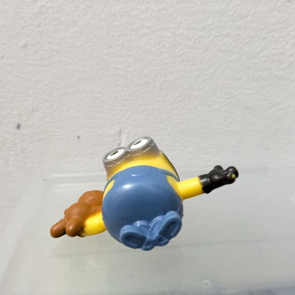 McDonalds The Rise of Gru Bob Minion with Teddy Bear Happy Meal Toy Fig - Picture 5 of 9